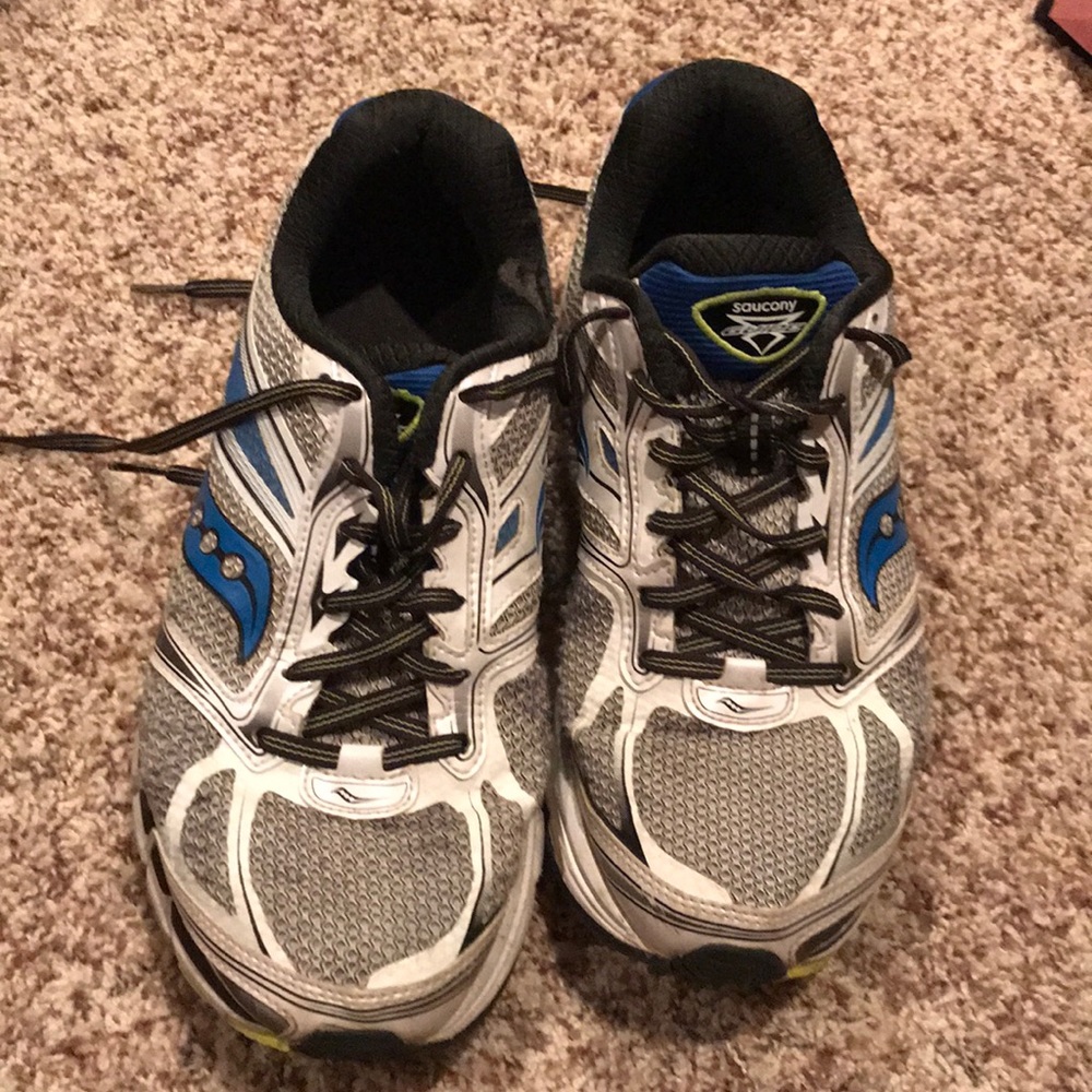 Athletic shoes